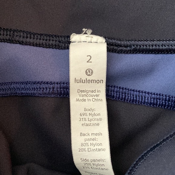 Lululemon Blue Colour Me Ombré Leggings, 21”, size 2 - Picture 7 of 7